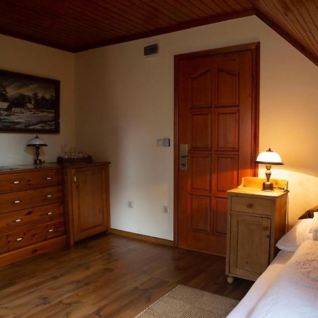 Sarok Vendeghaz Hotel Villany Exterior photo
