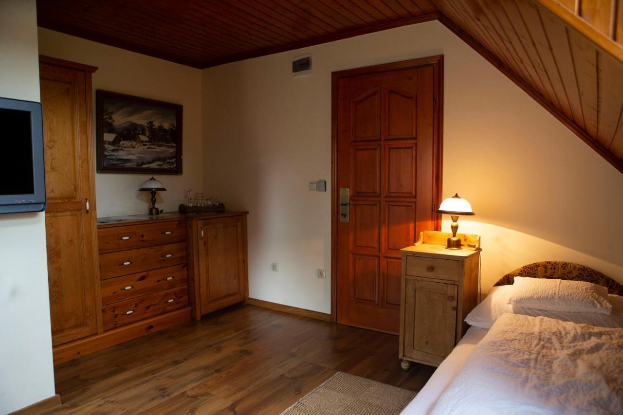 Sarok Vendeghaz Hotel Villany Exterior photo