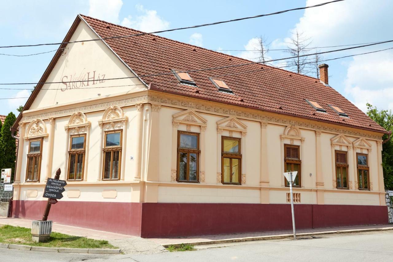 Sarok Vendeghaz Hotel Villany Exterior photo
