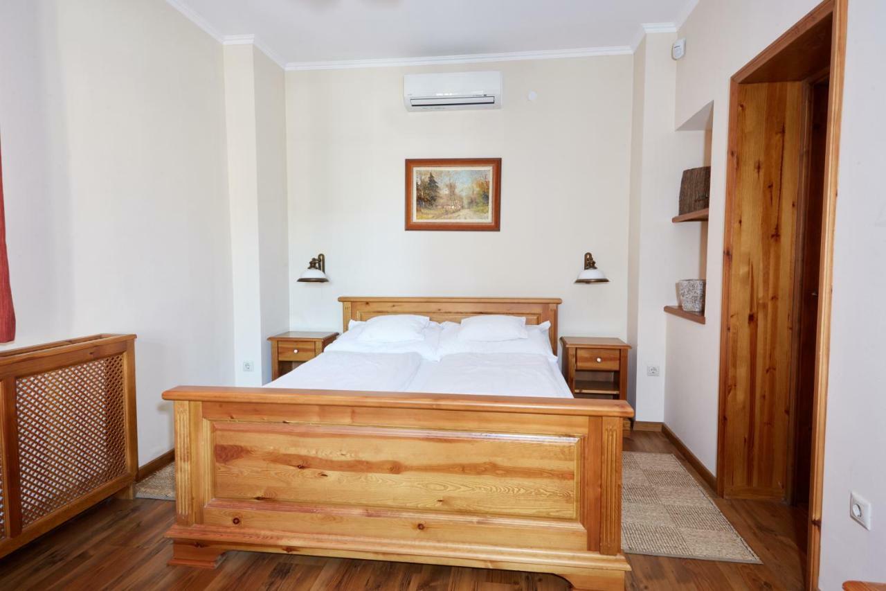 Sarok Vendeghaz Hotel Villany Exterior photo