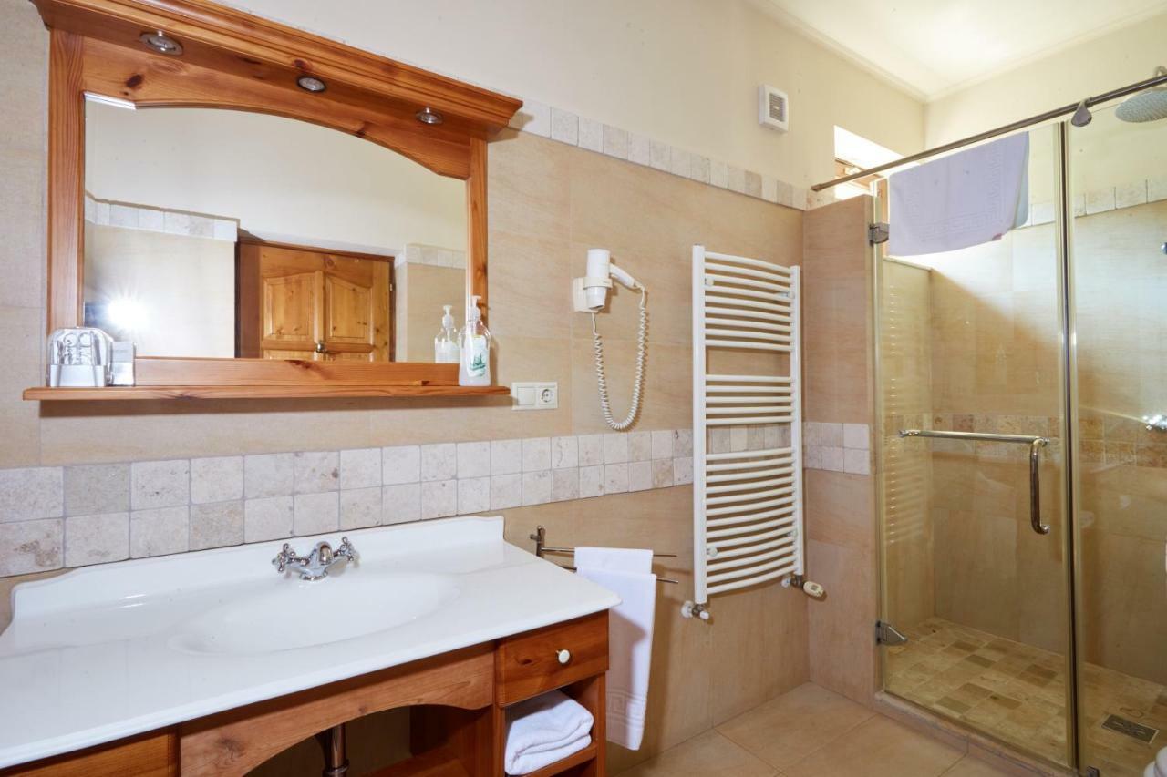 Sarok Vendeghaz Hotel Villany Exterior photo